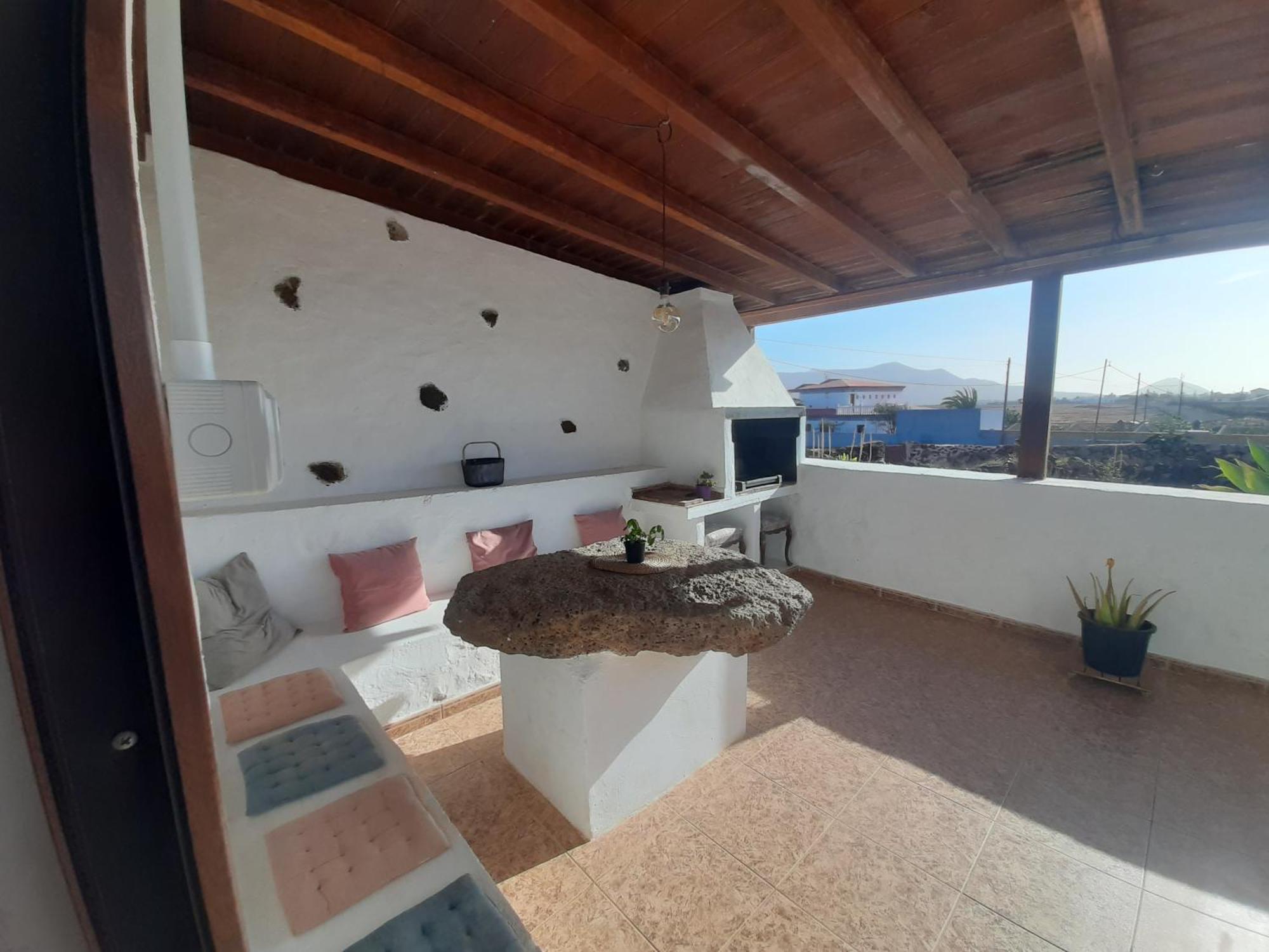 Sunset Terrace Apartment *